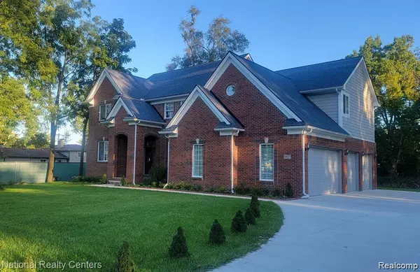 30527 W 11 Mile Road, Farmington, MI 48336