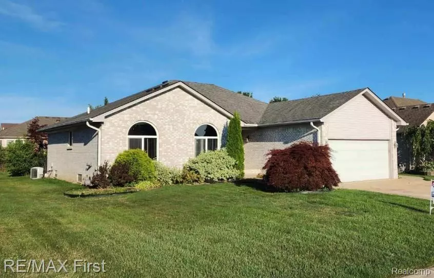49464 Maurice Drive, Chesterfield Twp, MI 48047