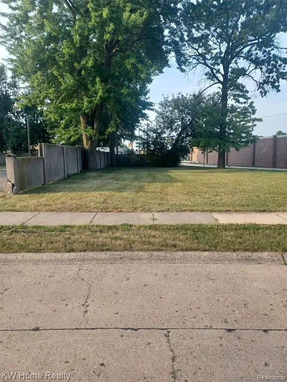 Hazel Park, MI 48030,934 E Granet Avenue
