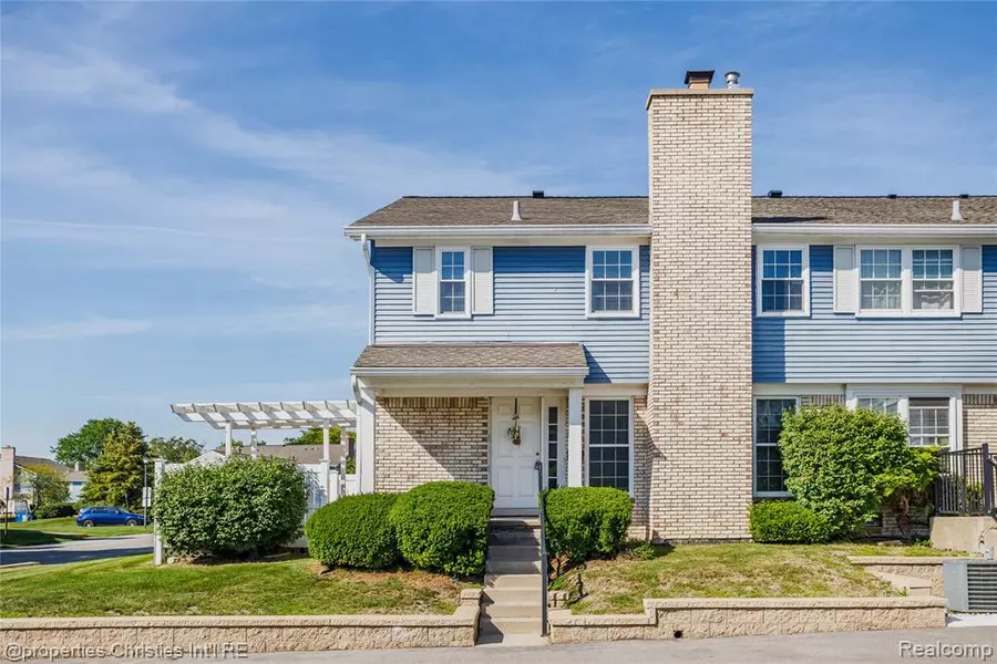 42127 GLADWIN Street 84, Novi, MI 48167