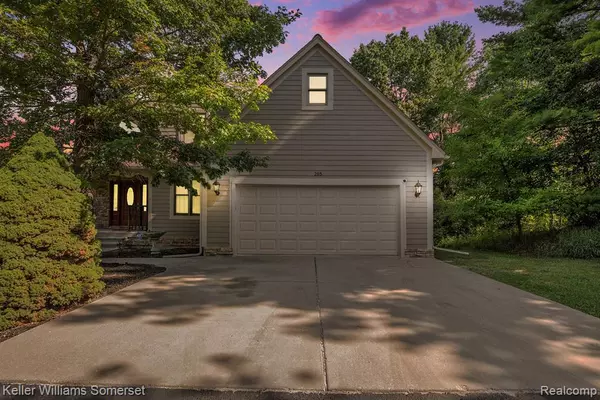 Oxford Twp, MI 48371,285 Indian Lake Road