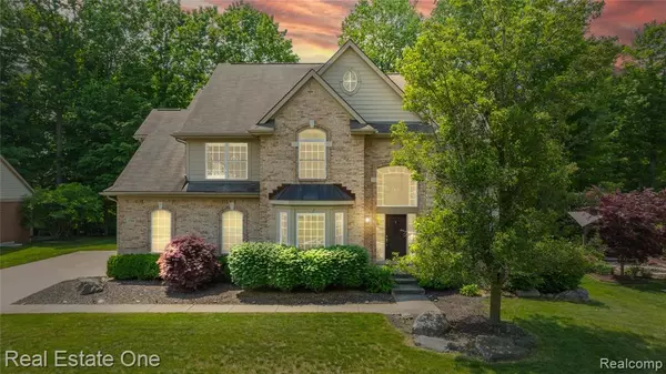 3788 High Grove Way, Lake Orion Vlg, MI 48360