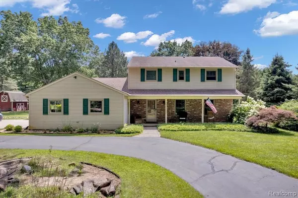 6577 Oak Hill Road, Ortonville Vlg, MI 48462
