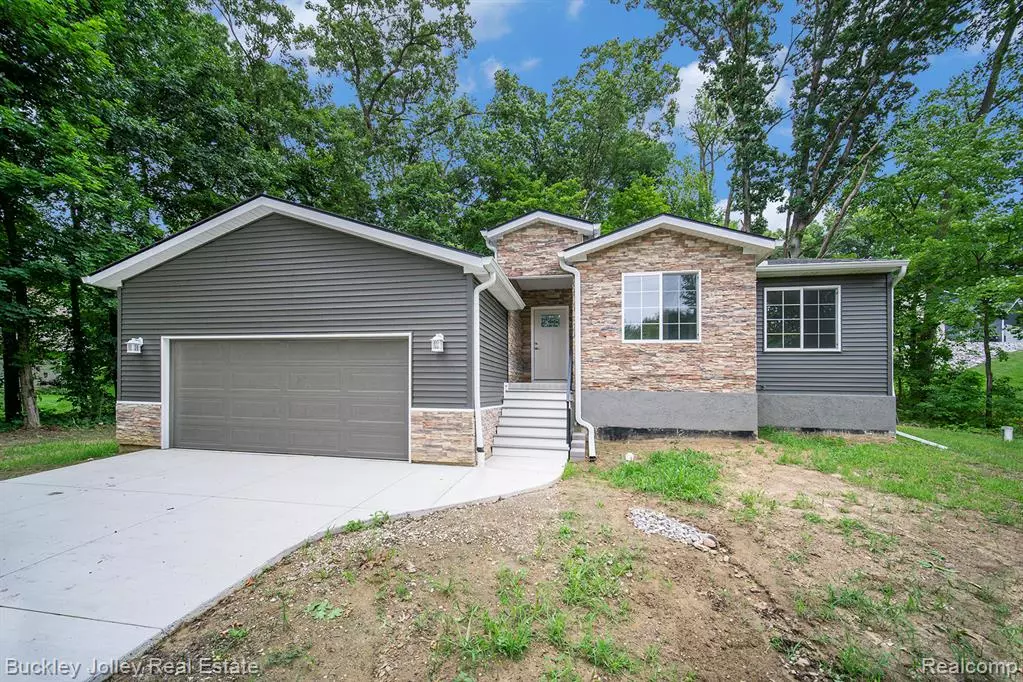 Green Oak Twp, MI 48189,10303 9 Mile Road