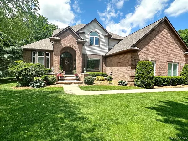 2351 Arciero Court, Hartland Twp, MI 48855