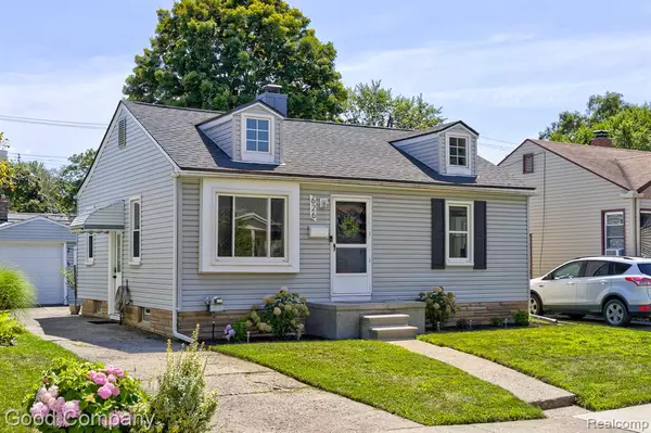 626 E Shevlin Avenue, Hazel Park, MI 48030