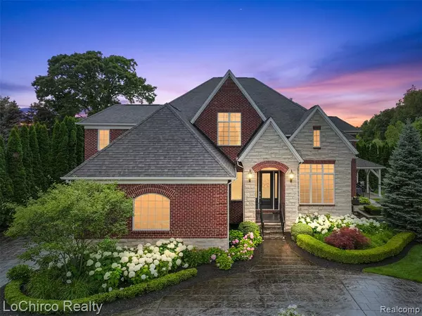 55223 Meadow Ridge Court, Shelby Twp, MI 48316