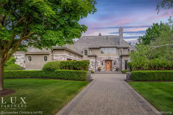 2937 Turtle Pond Court, Bloomfield Hills, MI 48302