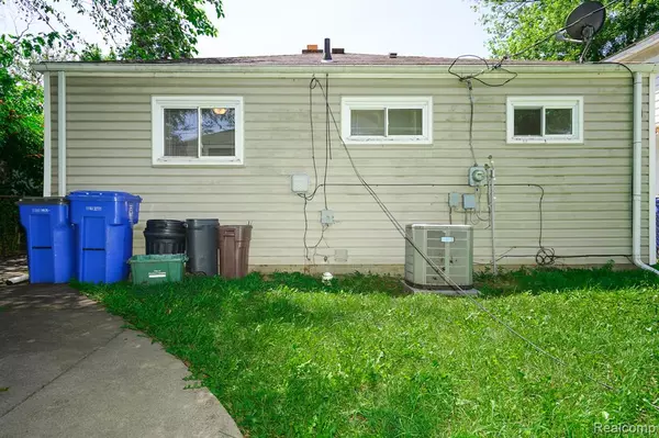 Dearborn Heights, MI 48125,20926 Powers Avenue