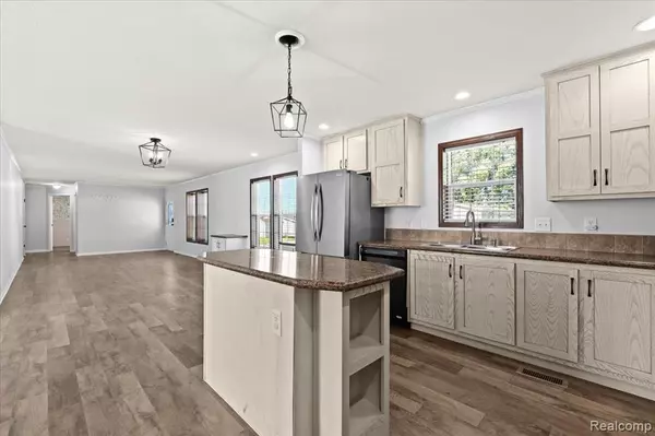 Green Oak Twp, MI 48178,11045 Woodland Ridge Court