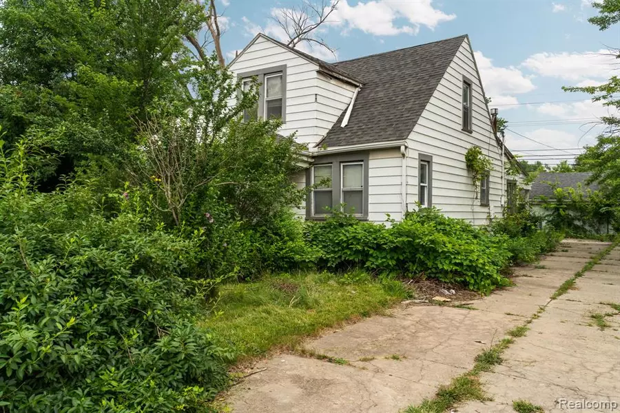 28204 Van Born Road, Westland, MI 48186