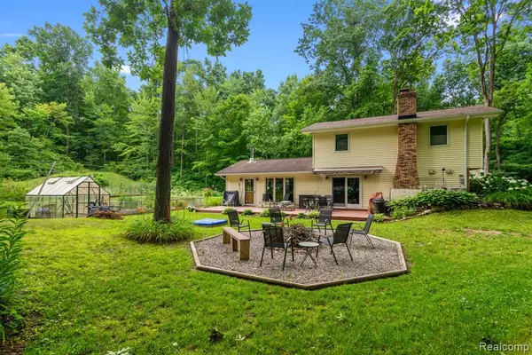 Fenton, MI 48430,5500 Hartland Road