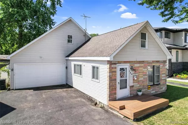 Walled Lake, MI 48390,144 Coalmont Street