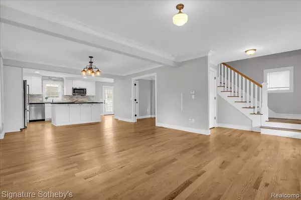 Royal Oak, MI 48067,203 CURRY Avenue