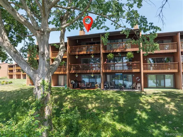 Van Buren Twp, MI 48111,48145 Bayshore Drive