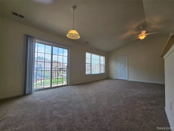 Brownstown Twp, MI 48183,27640 Hidden Oaks Drive