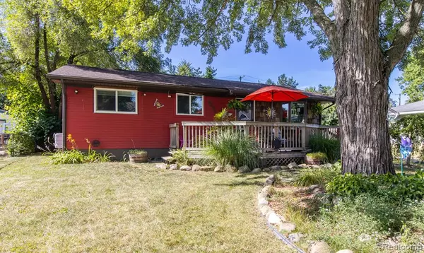 Waterford Twp, MI 48327,6621 Doyon Drive S
