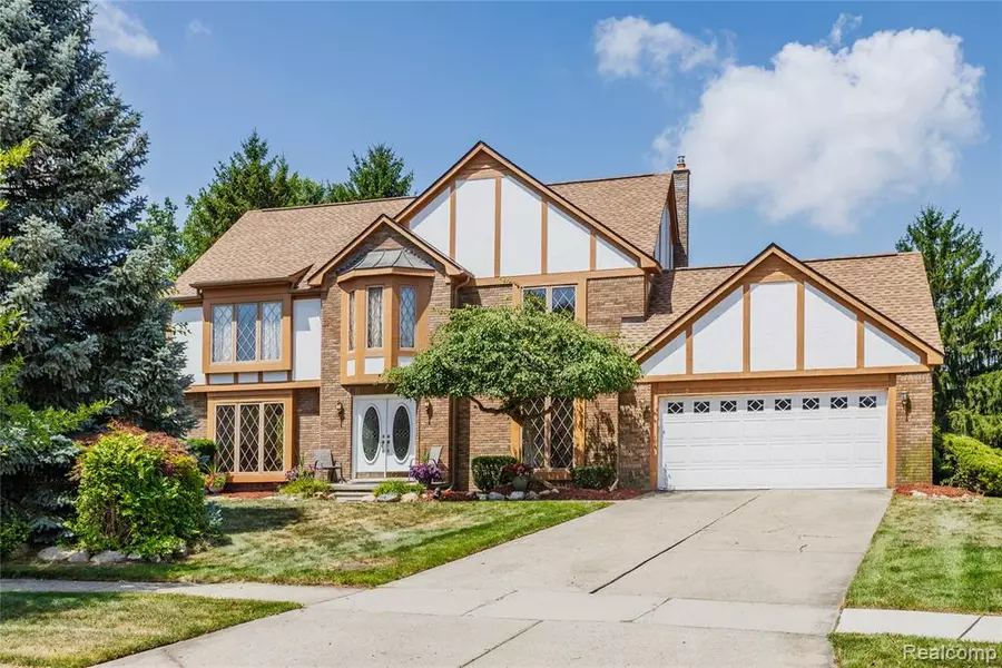 19357 Gary Lane, Livonia, MI 48152