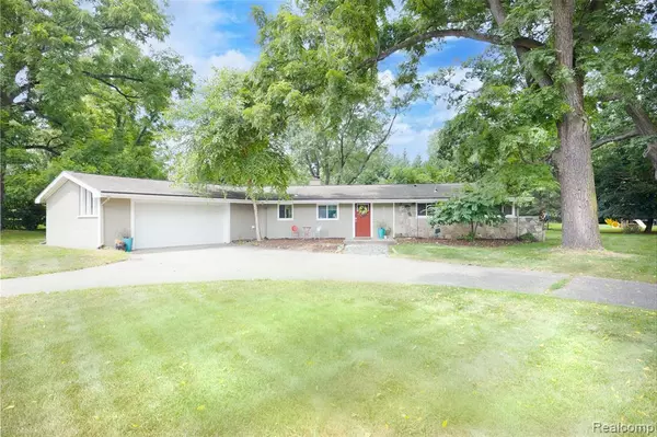 32875 Wing Lake Road, Franklin Vlg, MI 48025