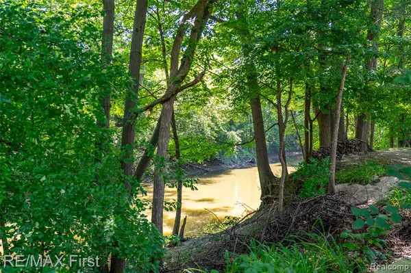 Macomb Twp, MI 48044,46466 SERENITY Drive