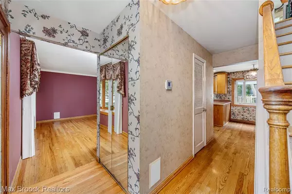 Clinton Twp, MI 48035,23756 Kim Drive