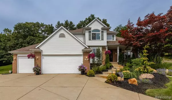 8640 Newport Drive, White Lake Twp, MI 48386