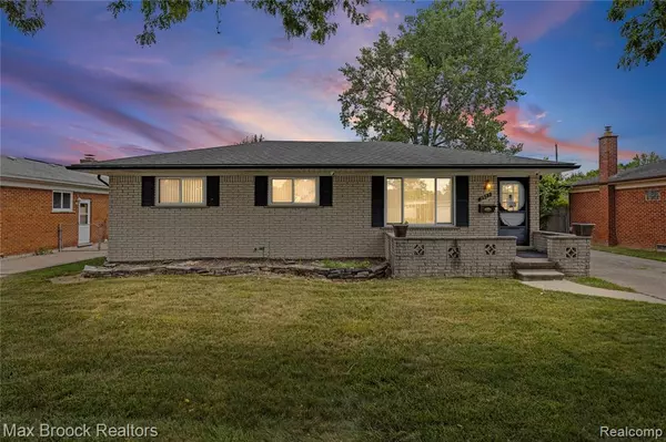 Troy, MI 48083,2932 Northampton Drive