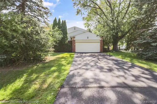 West Bloomfield Twp, MI 48323,5349 Greenbriar Drive