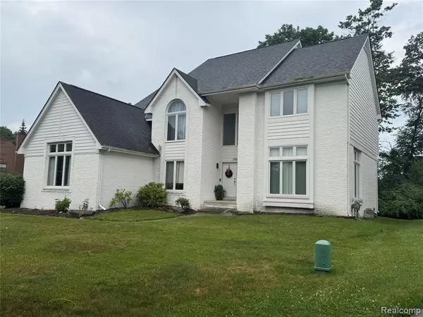 West Bloomfield Twp, MI 48323,7359 Woodlore Drive