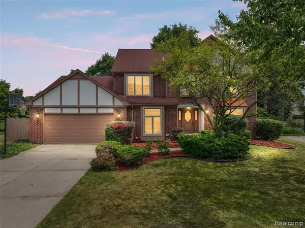 360 Fordcroft Drive, Rochester Hills, MI 48309