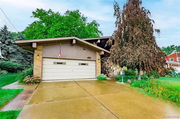 Wyandotte, MI 48192,472 Riverside Drive