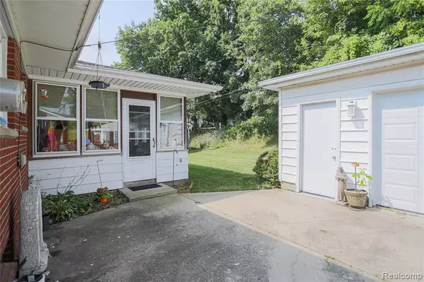 Fenton, MI 48430,1130 Outer Drive
