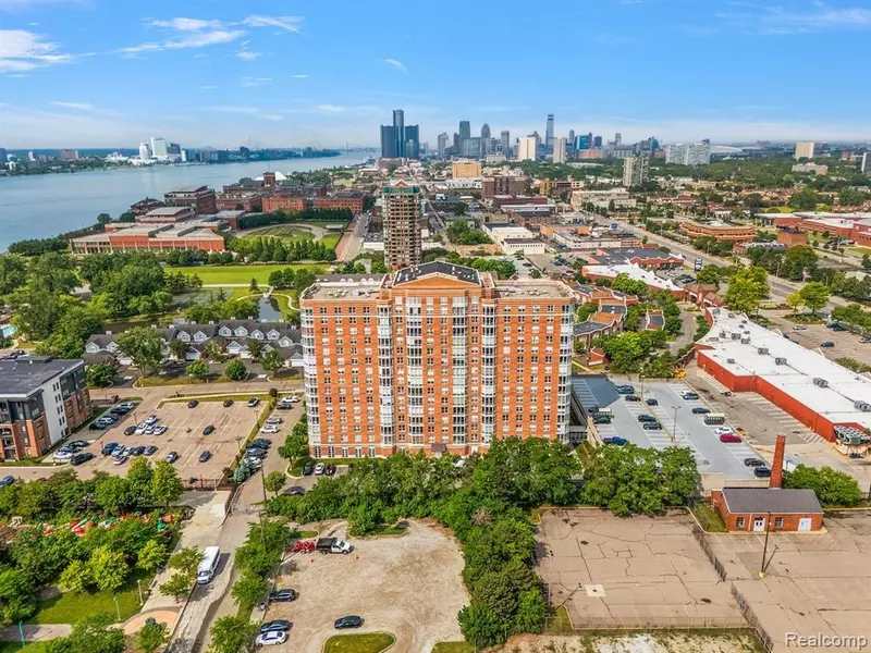 250 Harbortown Drive E 1104, Detroit, MI 48207