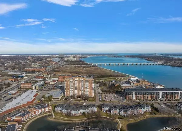 Detroit, MI 48207,250 Harbortown Drive E 1104