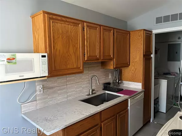Clinton Twp, MI 48038,44594 Connecticut Court
