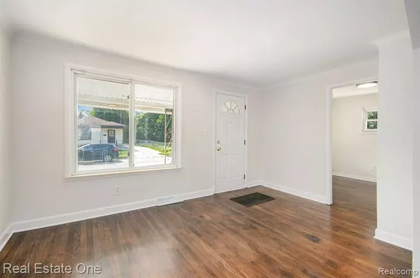 Eastpointe, MI 48021,24924 Tuscany Avenue