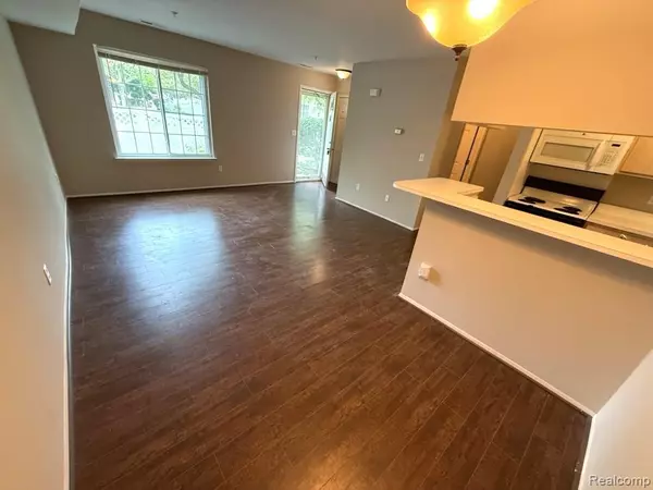 Farmington Hills, MI 48336,22296 Cape Cod Way
