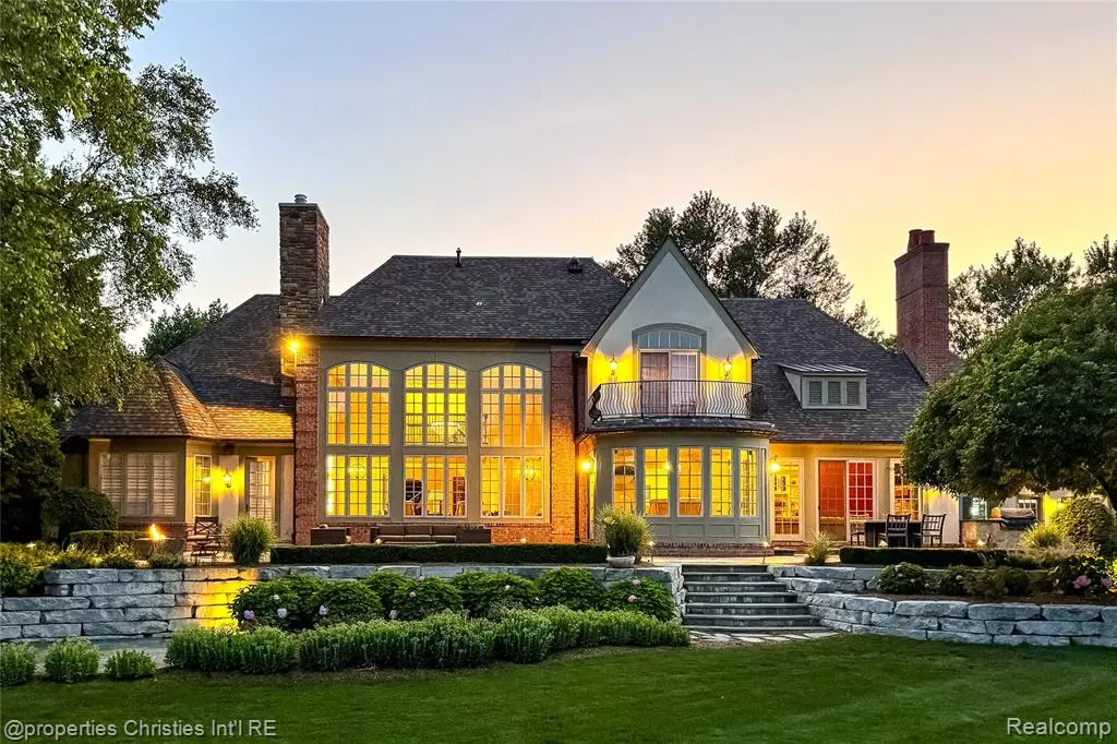 Bloomfield Hills, MI 48304,3715 Lahser Road