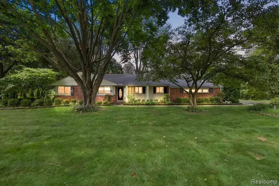 4110 Orchard Hill Drive, Bloomfield Twp, MI 48304
