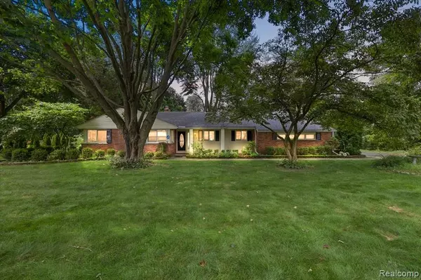 4110 Orchard Hill Drive, Bloomfield Twp, MI 48304