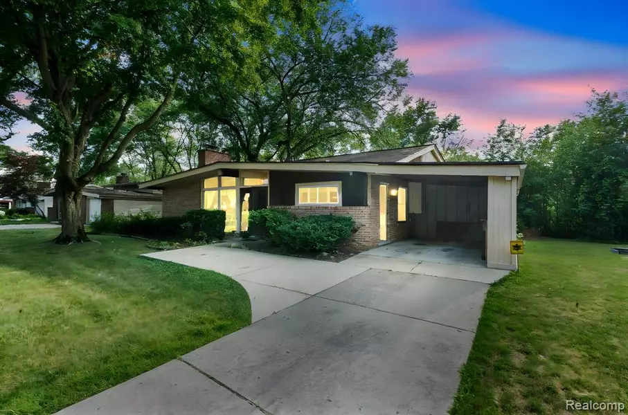 29645 Rock Creek Drive, Southfield, MI 48076