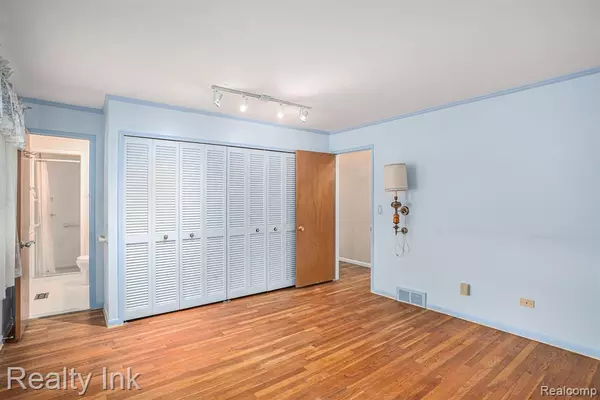 Rochester Hills, MI 48309,458 Shagbark Drive