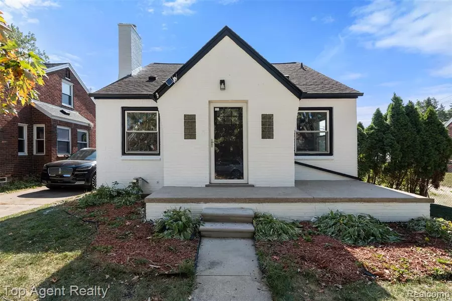 15510 Veronica Avenue, Eastpointe, MI 48021