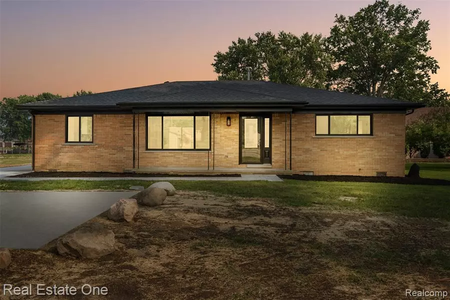 47900 Jefferson Avenue, Chesterfield Twp, MI 48047