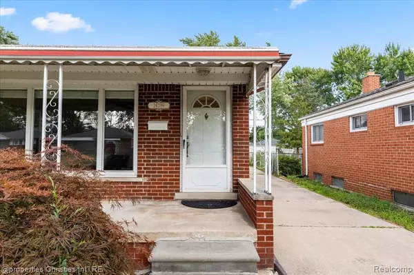 Eastpointe, MI 48021,24296 Roxana Avenue