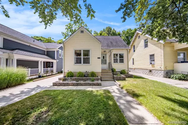 924 Woodlawn Avenue, Ann Arbor, MI 48104