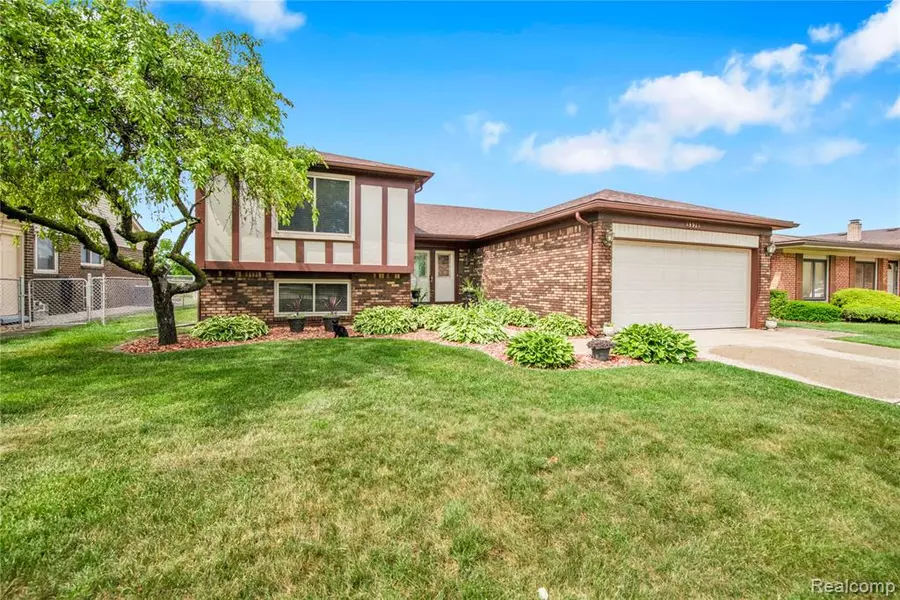 13971 Brougham Drive, Sterling Heights, MI 48312