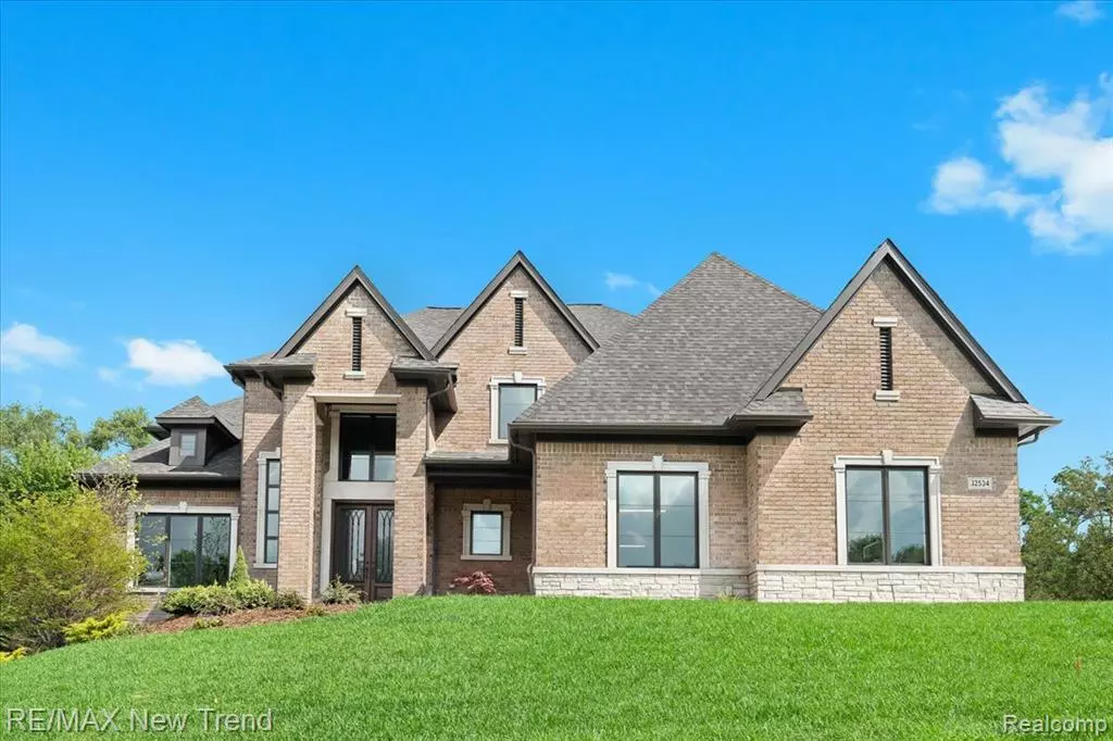 Farmington Hills, MI 48336,32534 Sanctuary Court