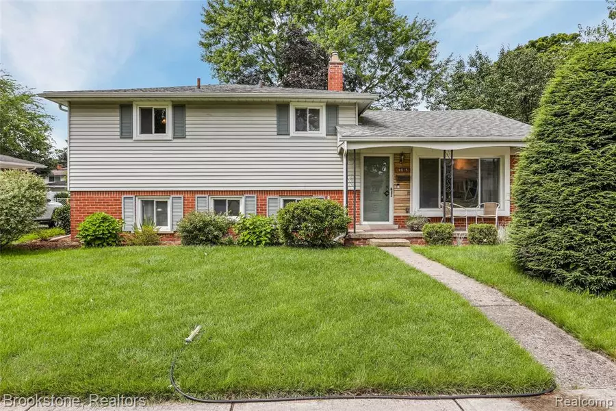 9915 Pere Avenue, Livonia, MI 48150