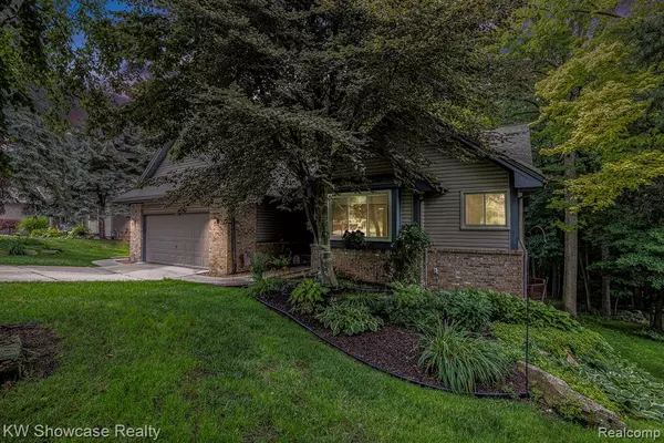 396 Rosario Lane, White Lake Twp, MI 48386